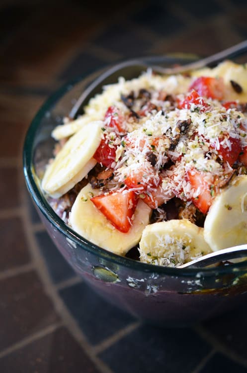An acas bowl topped with bananas, strawberries, and coconut from Choice bar in Maui